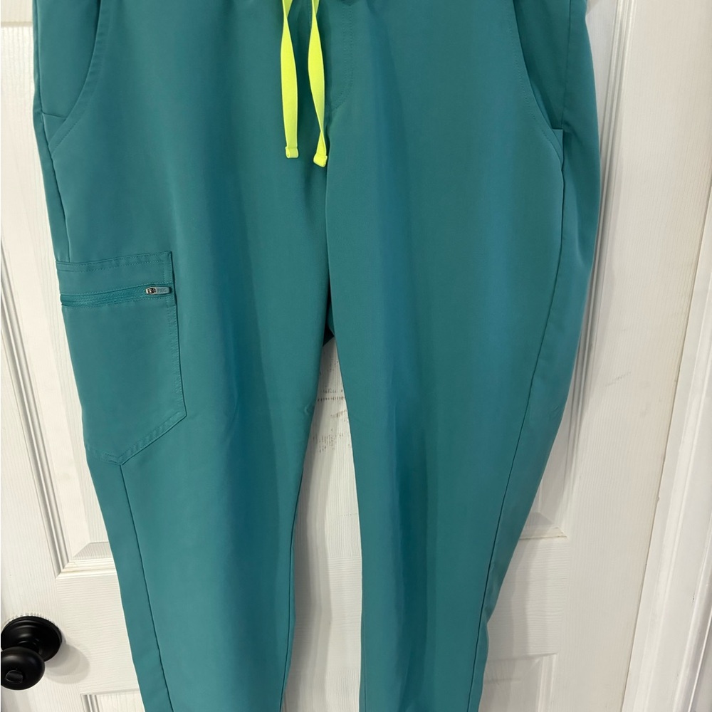Figs Zamora Jogger Cactus Green